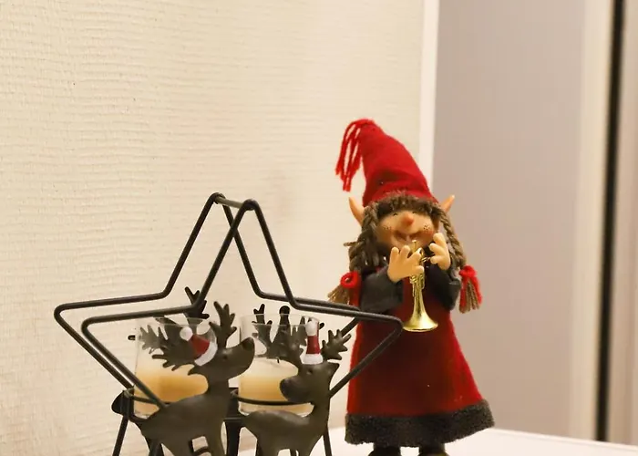 A Quiet Triangle Next To Bus Connections