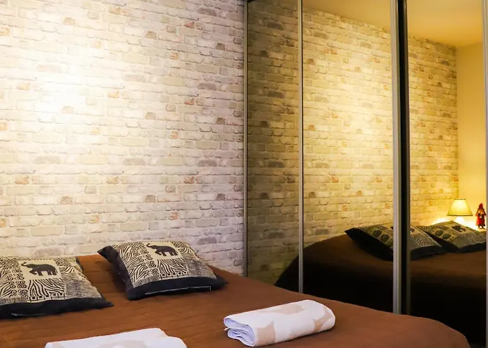 公寓 A Quiet Triangle Next To Bus Connections